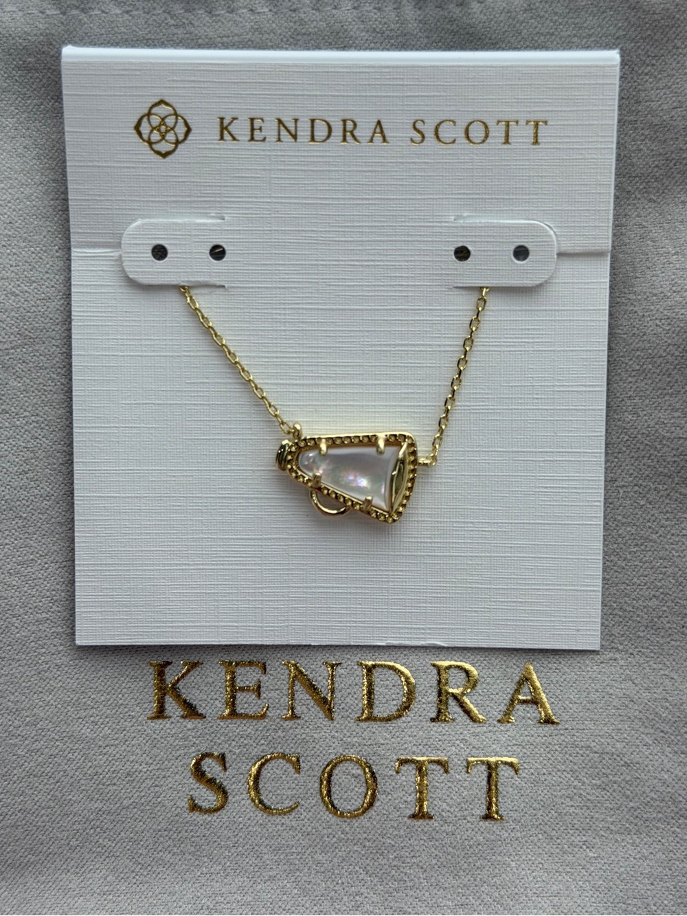🔮Kendra Scott Gold Necklace with Iridescent Pear Stone